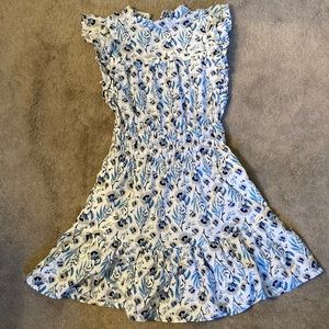 Flouncy floral dress, with flutter sleeves